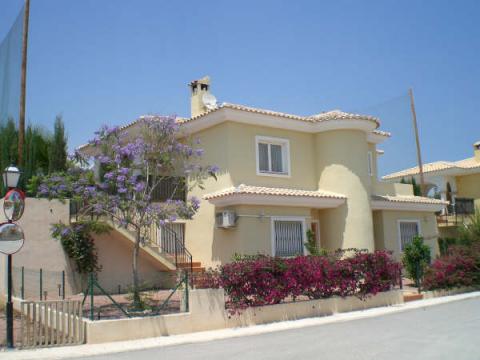 House in El campello for   6 •   4 stars 