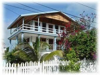 House in Caye caulker for   6 •   3 bedrooms 
