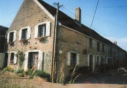 House in Vezelay for   10 •   garden 