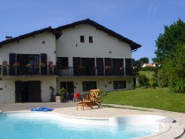 Bed and Breakfast in Ustaritz for   12 •   with private pool 