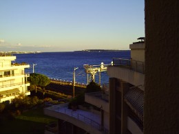 Cannes-la-bocca -    uitzicht op zee 