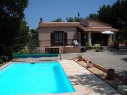 House in Vidauban for   6 •   animals accepted (dog, pet...) 