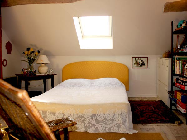 Bed and Breakfast in Molay for   4 •   private parking 