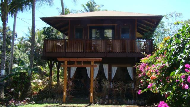 House in Pahoa for   2 •   view on sea 