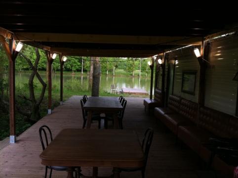 Courtenay -    view on lake 