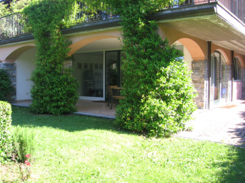 House in Stresa for   9 •   view on lake 