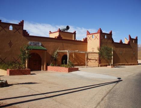 Chteau  Ouarzazate pour  25 •   10 chambres 