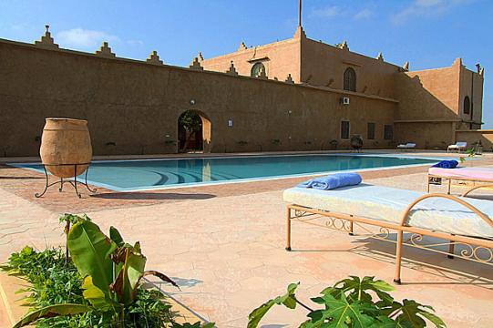 Bungalow in Taroudant for   6 •   private parking 