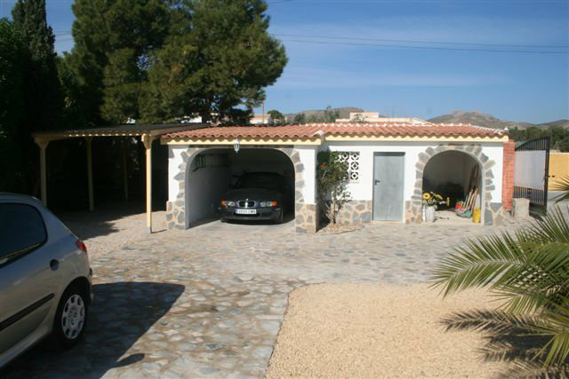 Casa en Alicante para  6 •   con piscina privada 