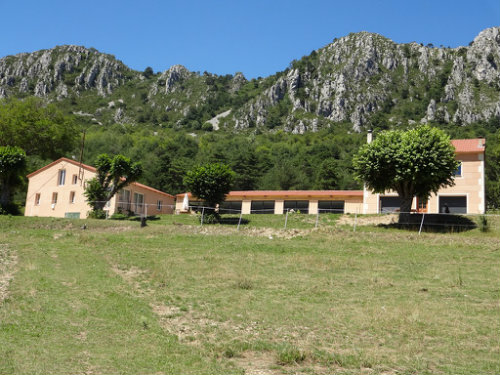 Gite in Sranon for   6 •   with shared pool 