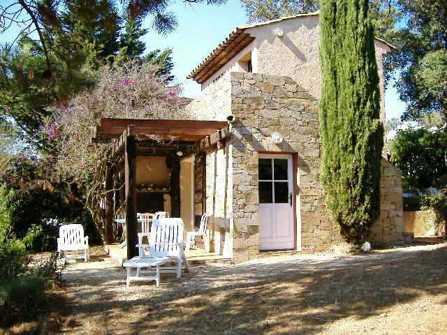 House in La croix valmer for   6 •   2 bedrooms 