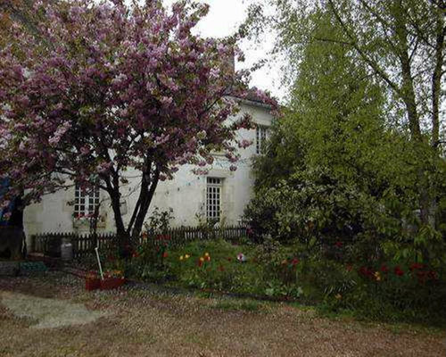 House in Treigny for   12 •   private parking 