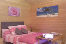 Wellness chalet Aix-en-pc - For 2, airco, garden, pool and spa. 2 Pers...
