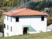 House in Correglia antelminelli for   7 •   private parking 