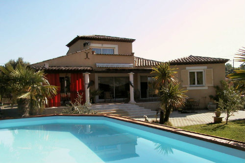 Huis in Pourrieres voor  6 •   met priv zwembad 
