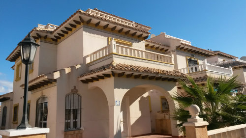 Haus in Orihuela costa fr  6 •   Hohes Qualitts Niveau 