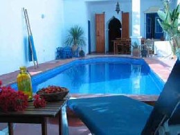 Huis in Velez malaga voor  14 •   met priv zwembad 