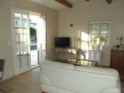 Gite in Cabannes for   3 •   with shared pool 