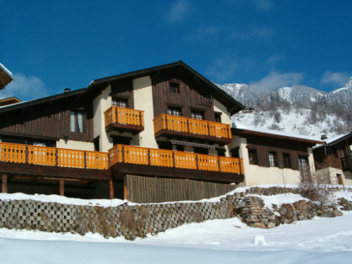 Chalet in Champagny en vanoise for   10 •   private parking 