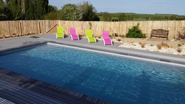 Huis in Le bernard voor  6 •   met zwembad in complex 