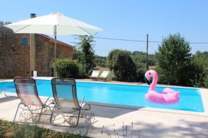 Gite in Blanquefort-sur-briolance voor  6 •   met priv zwembad 