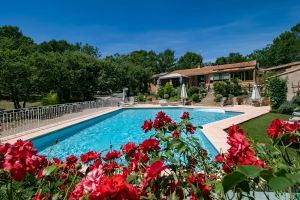 Villa 8 personnes - Piscine chauffe scurise, jacuzzi Aix en Provenc...