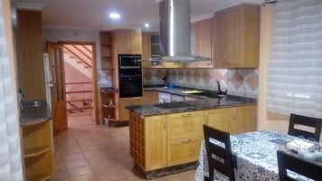 Huis in Chiva voor  6 •   met zwembad in complex 