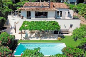 House in Sainte maxime for   10 •   with private pool 