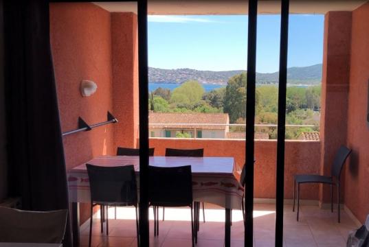 Flat in Grimaud for   5 •   view on sea 