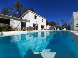 Huis in Toulon voor  12 •   met priv zwembad 