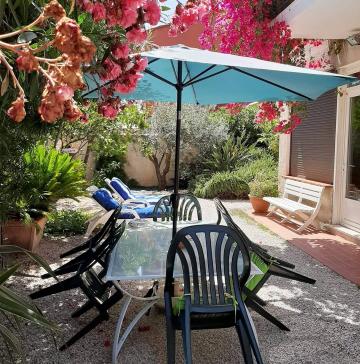 Flat in Hyeres for   4 •   private parking 
